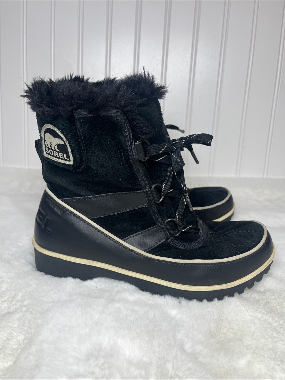 Sorel Tivolli II Black Faux Fur Trim Lace Up Winter Boots